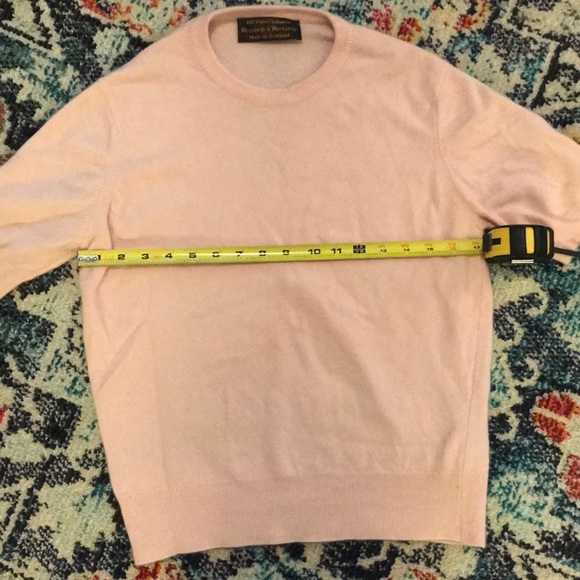 Beautiful Vintage Short-Sleeved Cashmere Sweater! - Picture 5 of 8